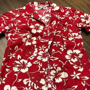 Hilo Hatties Hawaiian original. Full button up